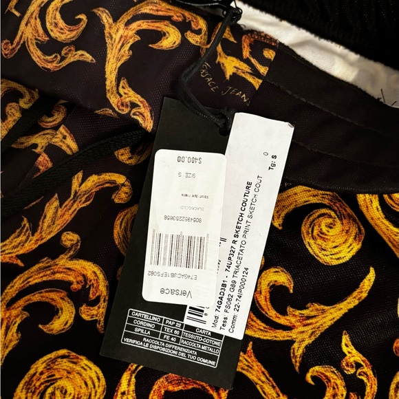 Versace jeans couture shorts - Picture 3 of 6